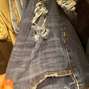 AE size 4 ripped skinny jeans